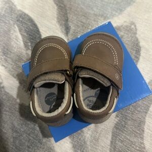 Stride rite toddler shoes 4W